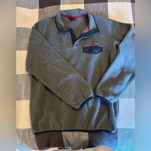 Patagonia grey pullover fleece jacket